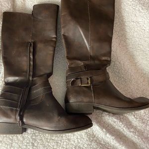 Leather boots